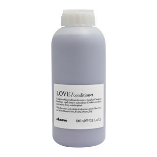 Davines Essential Haircare LOVE Smoothing Conditioner 1000 ml (Includes Pump) Product Image